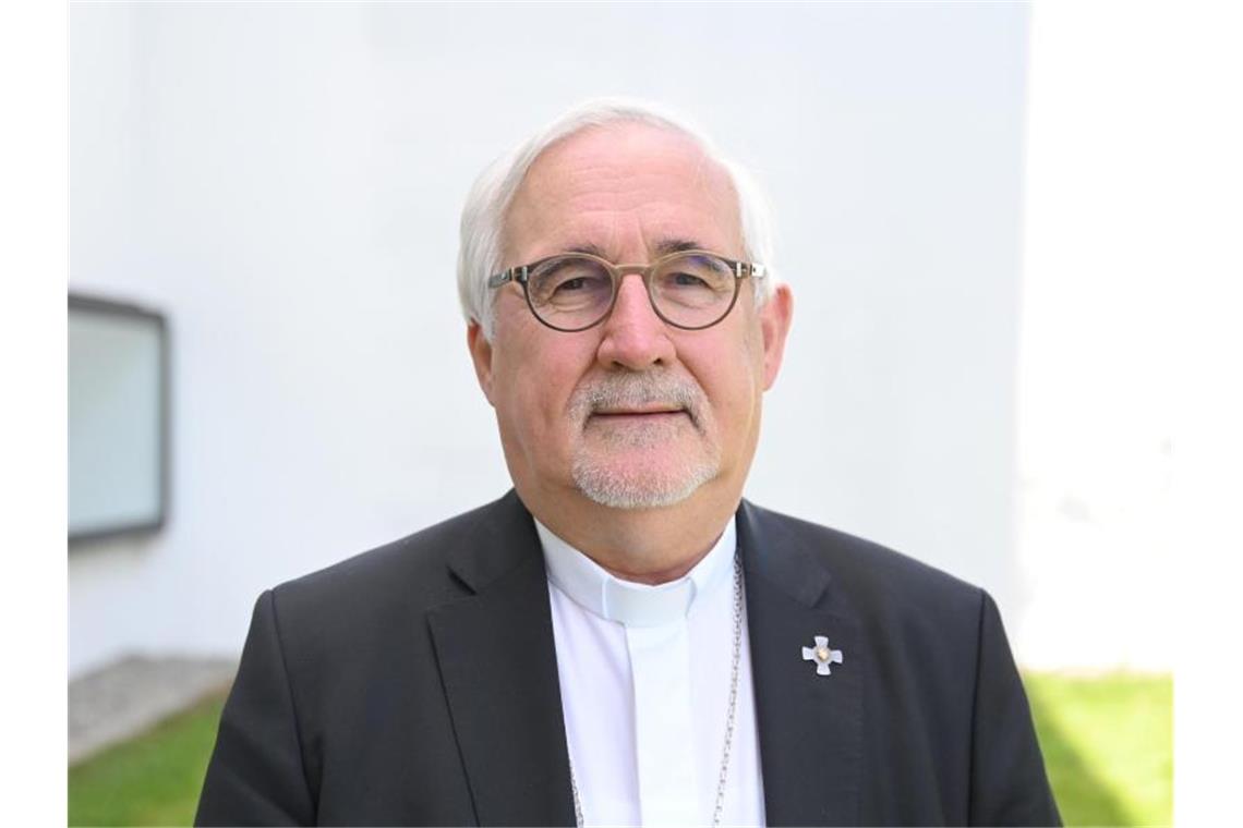 Bischof Fürst lehnt Zölibat-Lockerung ab Bischof Gebhard Fürst der Diözese Rottenburg-Stuttgart, aufgenommen bei einem Fototermin zur Rückgabe von Kirchenglocken. Foto: Bernd Weißbrod/dpa/Archivbild