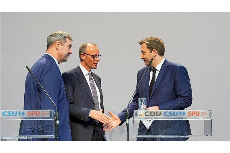 Bisher ist der Vertrag nur per Handschlag der Parteichefs besiegelt. (Archivbild vom 9. April)