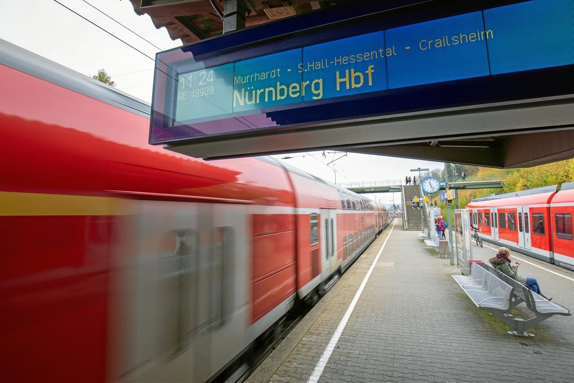 Go-Ahead kommt auf die Murrbahn Bislang fährt noch die Deutsche Bahn mit ihren Zügen auf der Murrbahnstrecke von Stuttgart nach Nürnberg. Foto: A. Becher