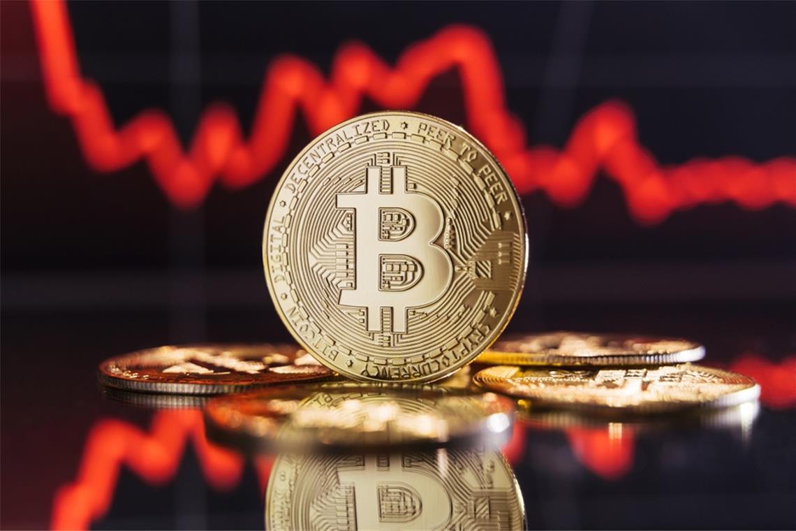 Bitcoin fällt unter 90.000 Dollar. Warum stürzt der Kurs so stark ab? Alle aktuellen Gründe im Überblick. (ETF-Abflüsse, Verkäufe großer Investoren, Zinsangst & Panik im Markt)