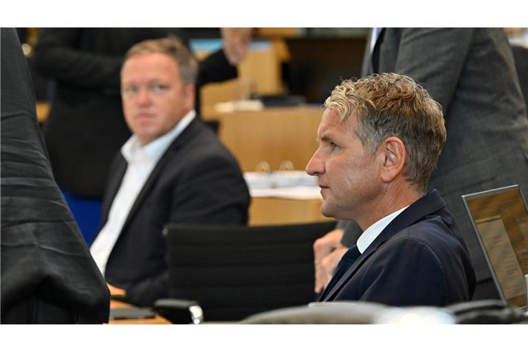Björn Höcke (rechts, AfD) und Mario Voigt (links, CDU) treffen zum Streitgespräch im TV aufeinander. (Archivbild)