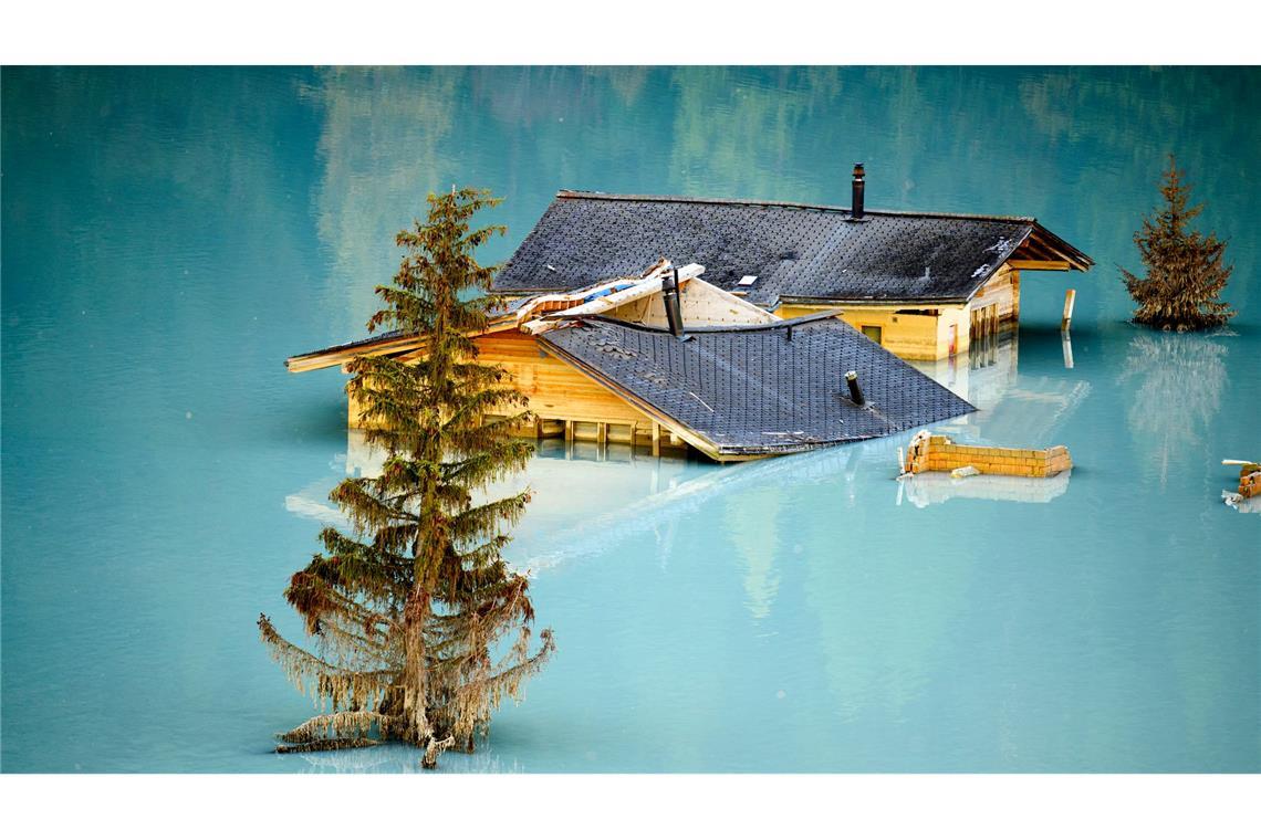 Bilder des Tages Blatten (Schweiz): Dorf im Wasser – Projekt „Blatten 2030“ startet mit dem Wiederaufbau nach Erdrutsch-Katastrophe