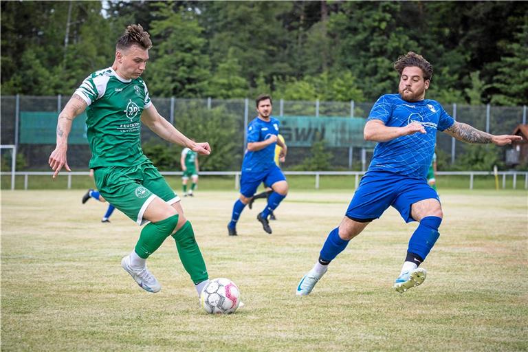 Bleiben Lukas Krawtschuk (links) und der TSV Sechselberg oben? Foto: Alexander Becher
