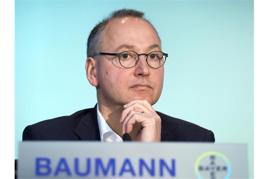 Bleibt an der Spitze des Pharma- und Agrarchemiekonzern Bayer: Werner Baumann. Foto: Oliver Berg/dpa