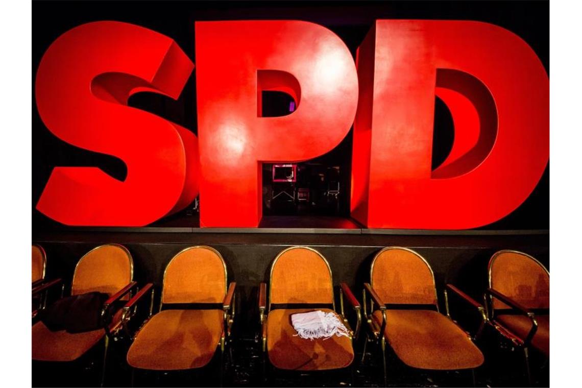 Bleibt die SPD in der großen Koalition? Im Moment sieht es so aus. Foto: Christoph Schmidt/dpa