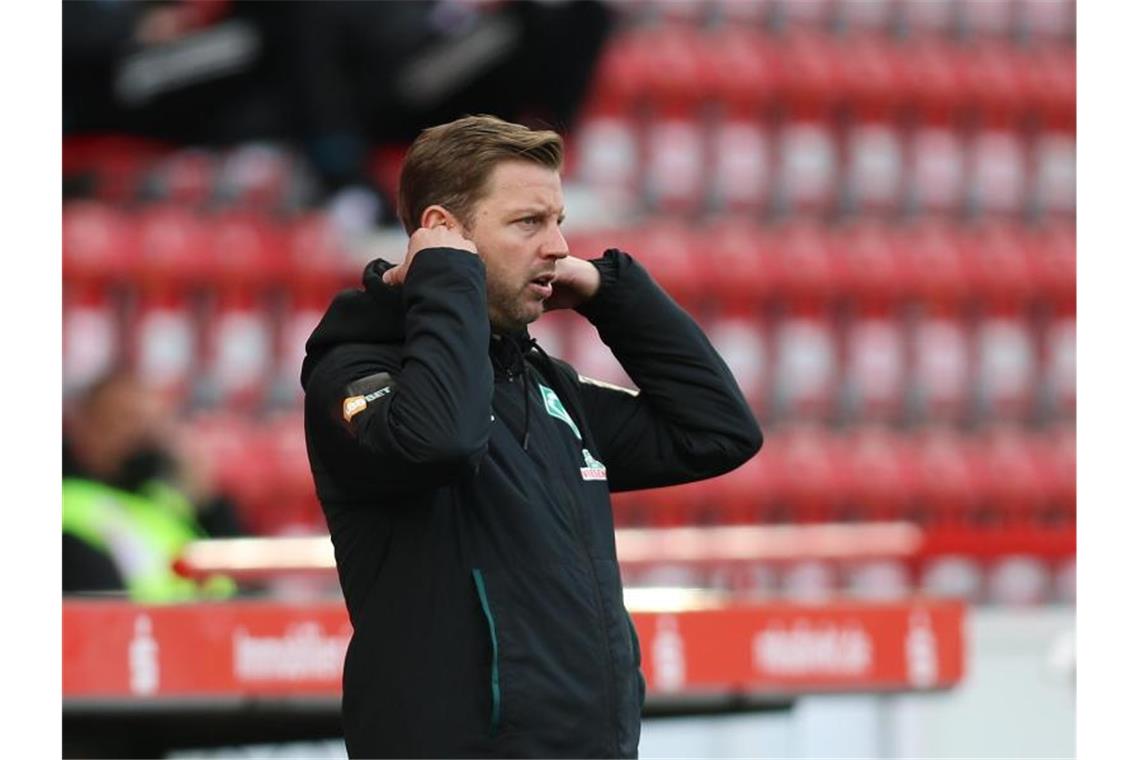 Bleibt Trainer von Werder Bremen: Florian Kohfeldt. Foto: Andreas Gora/dpa-Pool/dpa