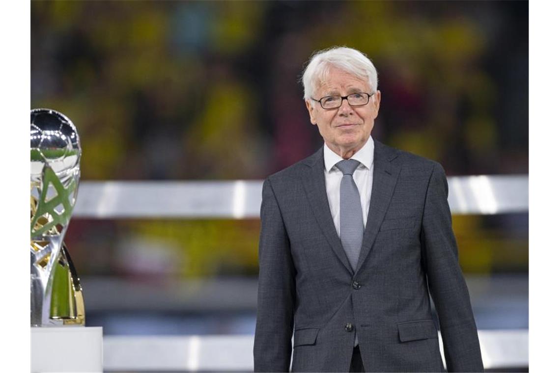 Bleibt wohl Präsident von Borussia Dortmund: Reinhard Rauball. Foto: bGuido Kirchner