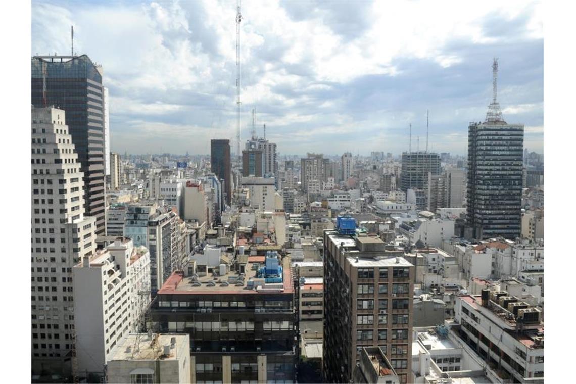 Blick auf Buenos Aires: Ganz Argentinien und Uruguay waren nach einer schweren Störung im Verbindungssystem ohne Elektrizität. Foto: Julian Stratenschulte/Archiv