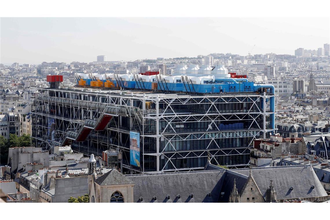 Dresden, Remscheid, Paris: Das Jahr des Wolfgang Tillmans Blick auf das 1977 eröffnete Centre Pompidou in Paris. Das Museum schließt Ende 2025 wegen Renovierung bis voraussichtlich 2030. Die Arbeiten umfassen unter anderem die Entfernung von Asbest und die Installation neuer Aufzüge.