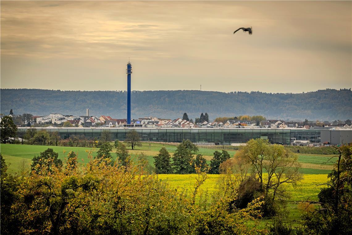 IHK vergleicht Standorte im Rems-Murr-Kreis Blick auf das Gewerbegebiet Lerchenäcker zwischen Backnang und Aspach. Bei der Suche nach einem geeigneten Standort für das Unternehmen spielen viele Faktoren eine Rolle. Einige davon finden sich in den Gemeindesteckbriefen der IHK. Foto: Alexander Becher