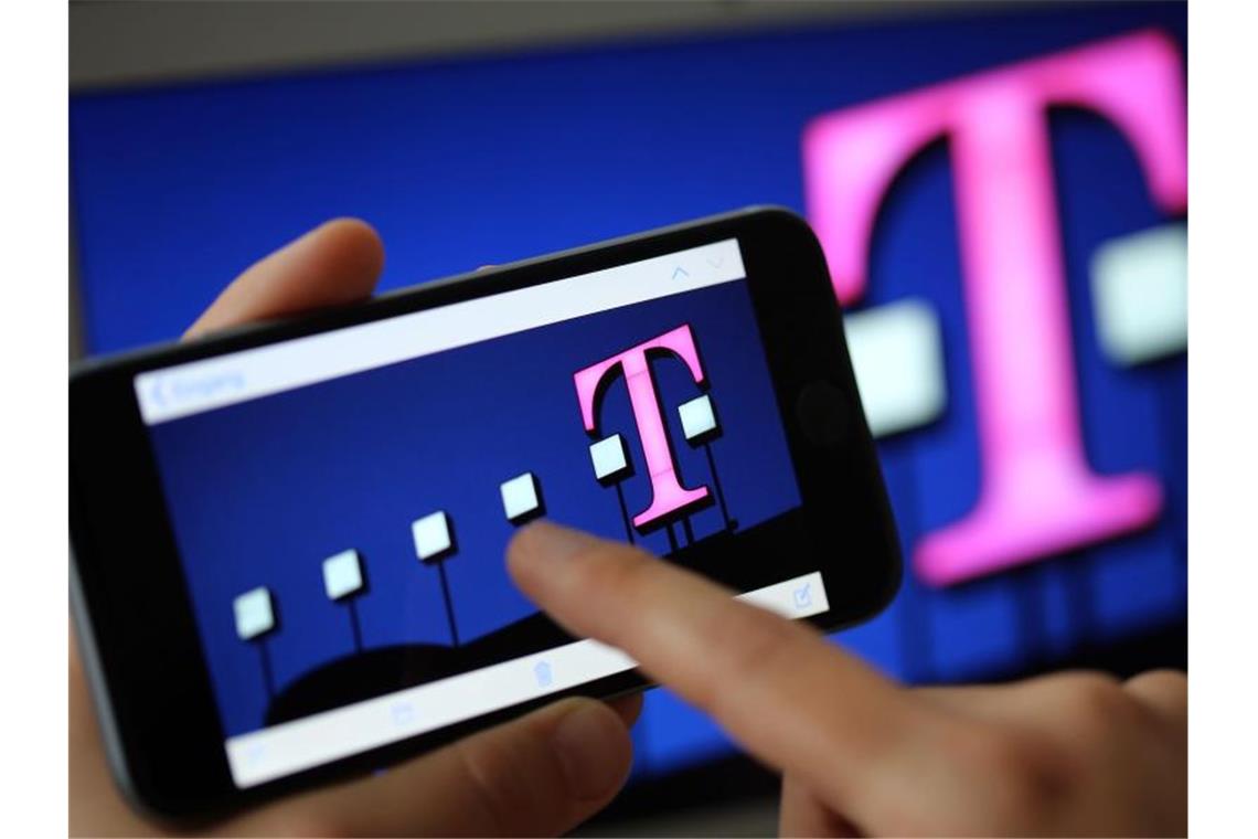 Rhein-Neckar-Raum: Telekom-Kunden ohne Telefon und Internet Blick auf das Logo der Deutschen Telekom. Foto: Oliver Berg/dpa/Symbolbild