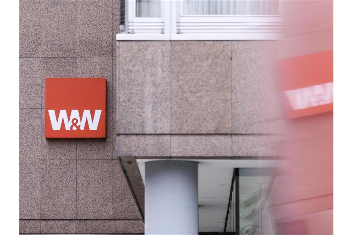 Corona-Krise lässt Gewinn von Finanzkonzern W&W einbrechen Blick auf das Logo der Wüstenrot und Württembergische-Gruppe (W&W). Foto: Edith Geuppert/dpa/Archivbild