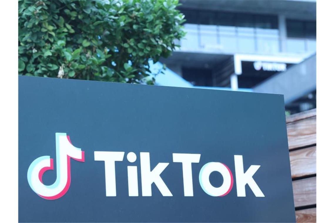 Blick auf das Logo des Videoportals und sozialen Netzwerks Tiktok. Foto: --/XinHua/dpa