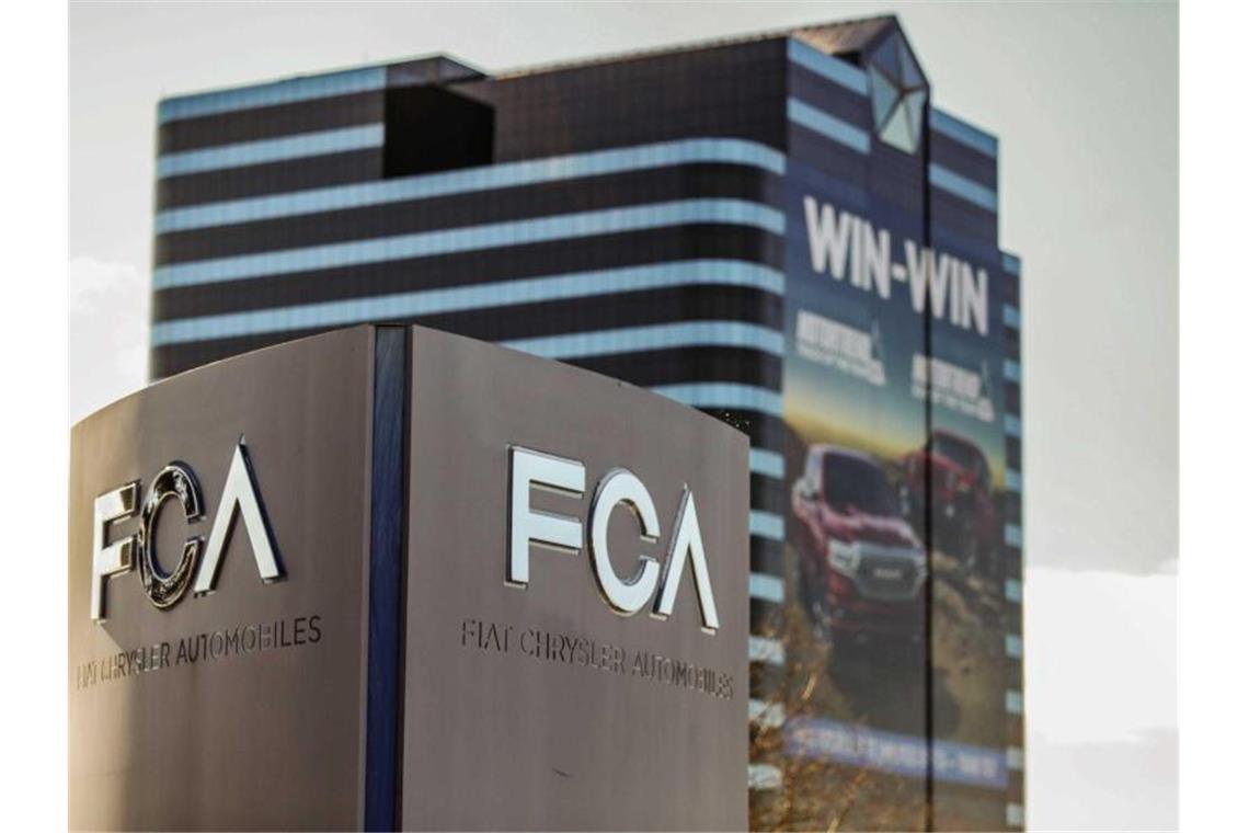 Autogigant Stellantis geht an den startet Blick auf das US-Hauptquartier von Fiat Chrysler Automobiles in Auburn Hills. Nach Billigung der Aktionäre wollen die Autohersteller PSA und Fiat Chrysler ihre Megafusion nun endgültig abschließen. Foto: Kimberly P. Mitchell, Detroit Fr/TNS via ZUMA Wire/dpa