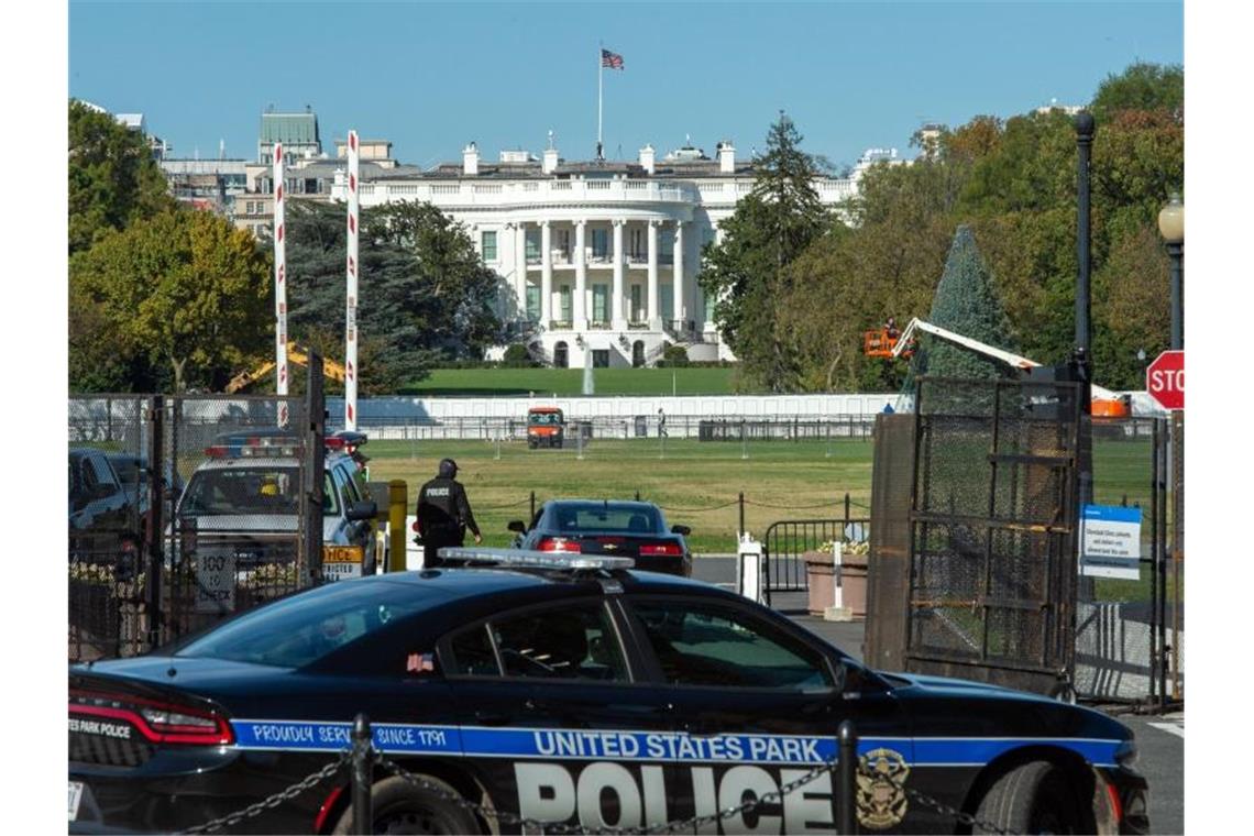 Blick auf das Weiße Haus: Noch gibt es kein Ergebnis der Präsidentschaftswahl. Foto: Andrej Sokolow/dpa