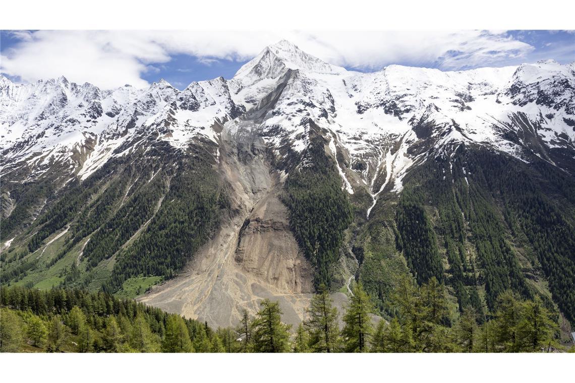 Wie kam es zum Gletscherabbruch – und folgen weitere? Blick auf den Birchgletscher, einen Tag nachdem eine massive Lawine ins Tal abgegangen ist.