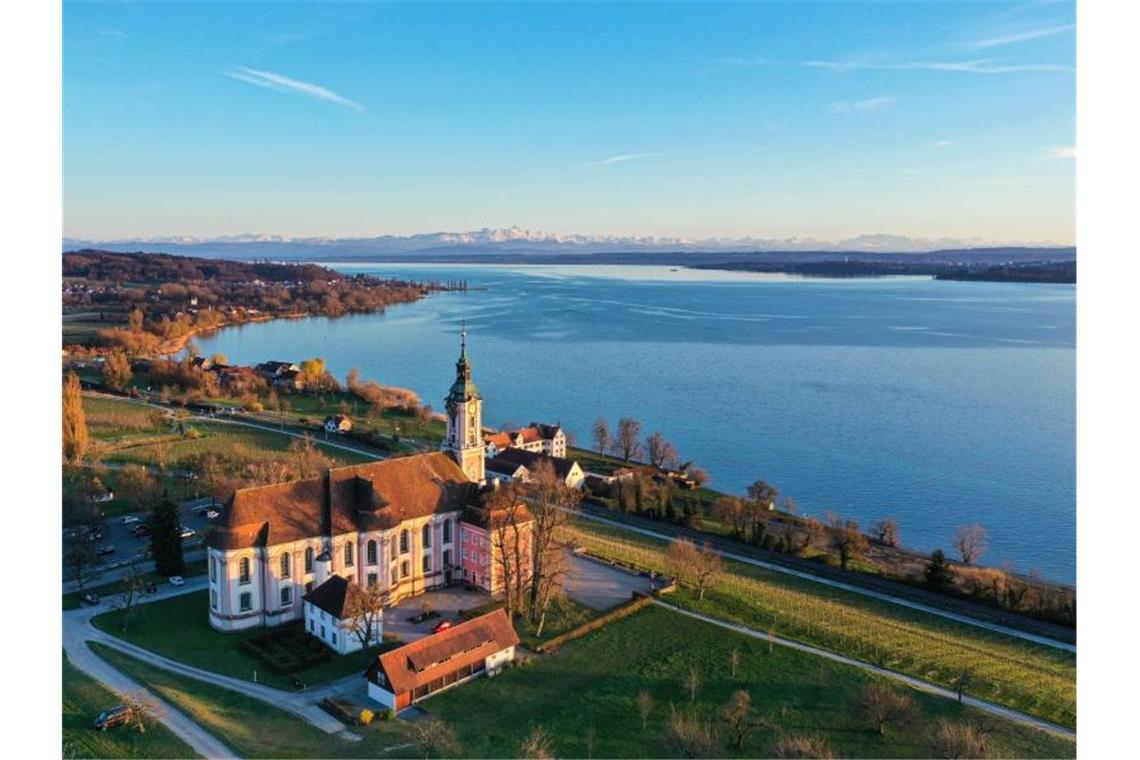 Blick auf den Bodensee bei Uhldingen-Mühlhofen. Foto: Felix Kästle/dpa