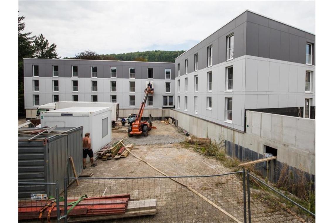 Wohnungen für Studenten bleiben knapp Blick auf den fast fertigen Neubau eines Studierendenwohnheims. Foto: Christoph Schmidt/Archivbild