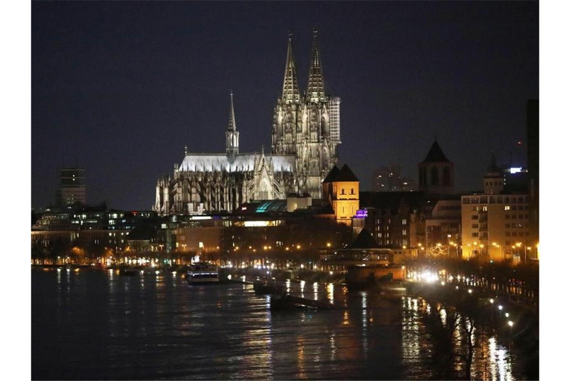 „Spiegel“: Hohe Opferzahlen in neuem Missbrauchsgutachten Blick auf den Kölner Dom. Foto: Oliver Berg/dpa
