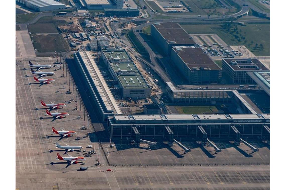 Blick auf den künftigen Hauptstadtflughafen BER. Foto: Tino Schöning/dpa-Zentralbild/dpa