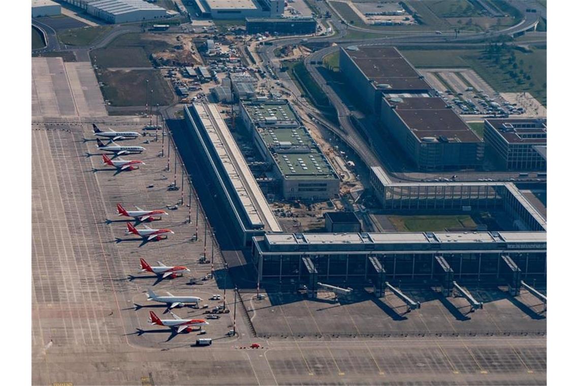 Blick auf den künftigen Hauptstadtflughafen BER. Foto: Tino Schöning/dpa-Zentralbild/dpa