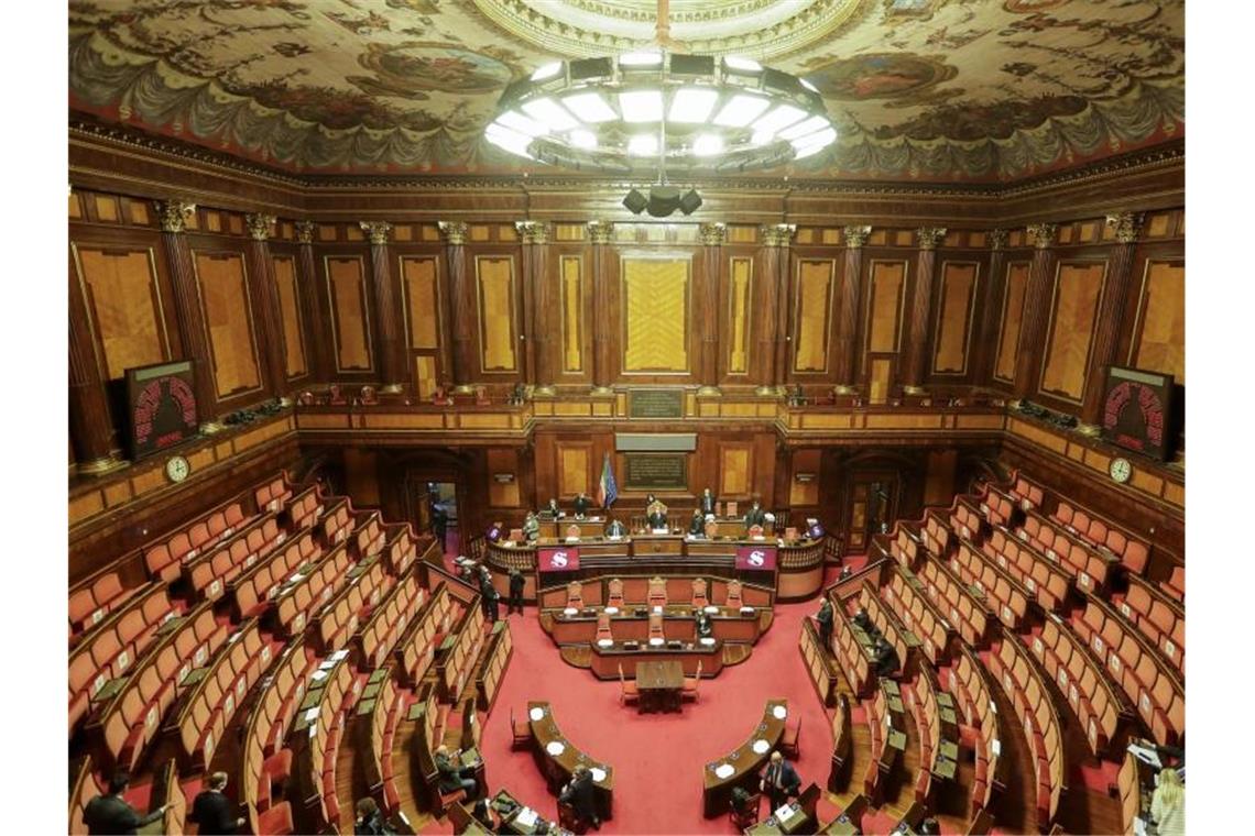 Blick auf den Senat von Italien. Nach dem Rücktritt von Giuseppe Conte als Ministerpräsident braucht Italien eine neue Regierung. Foto: Andrew Medichini/AP/dpa