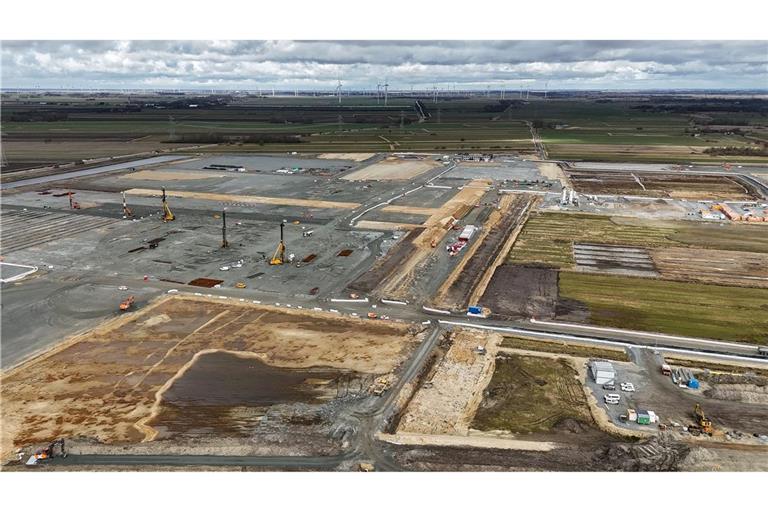 Blick auf die Baustelle bei Heide, wo die hiesige Northvolt-Fabrik entstehen soll. (Archivbild)