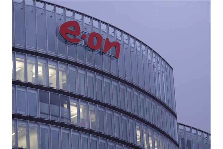 Blick auf die Eon-Unternehmenszentrale in Essen. Foto: Mona Wenisch/dpa