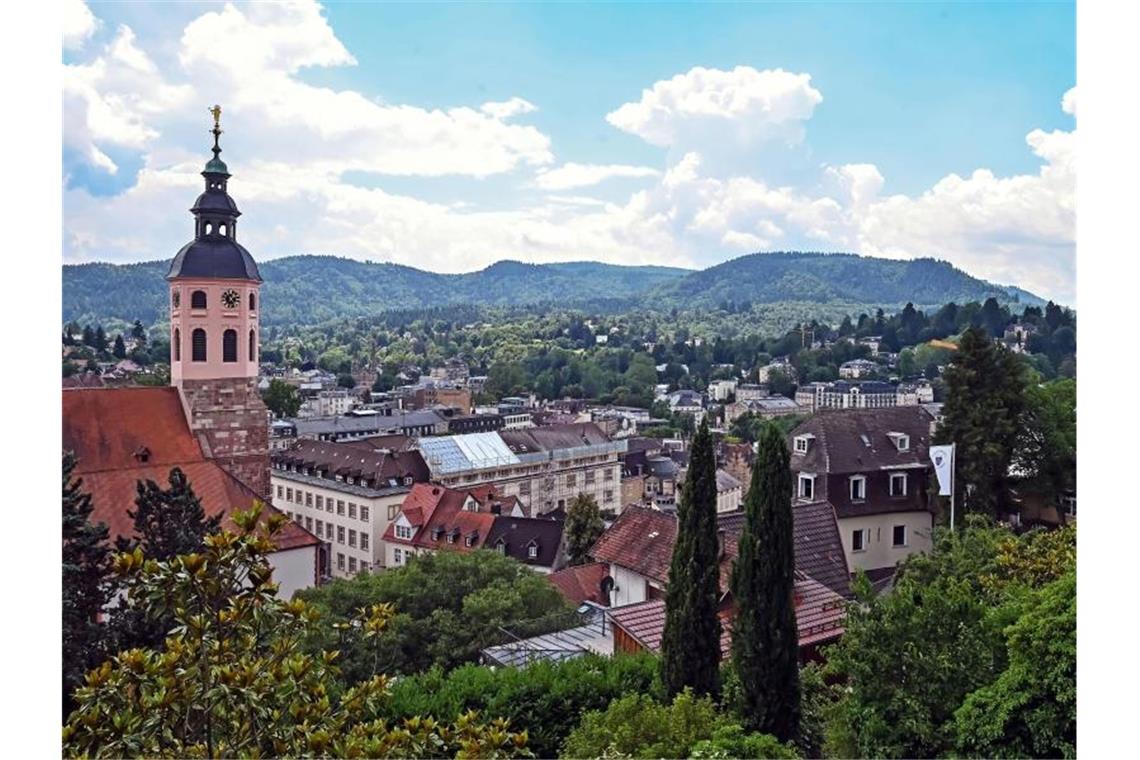 Viele Ukraine-Flüchtlinge zieht es nach Baden-Baden Blick auf die Innenstadt von Baden-Baden. Foto: Uli Deck/dpa/Archivbild