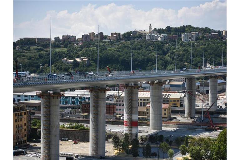 Blick auf die neue Brücke von Genua. Zur Einweihung sind knapp 500 Gäste geladen. Foto: Piero Cruciatti/LaPresse via ZUMA Press/dpa