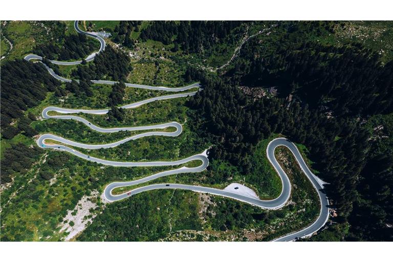 Blick auf die Silvretta-Hochalpenstraße mit der Bielerhöhe.