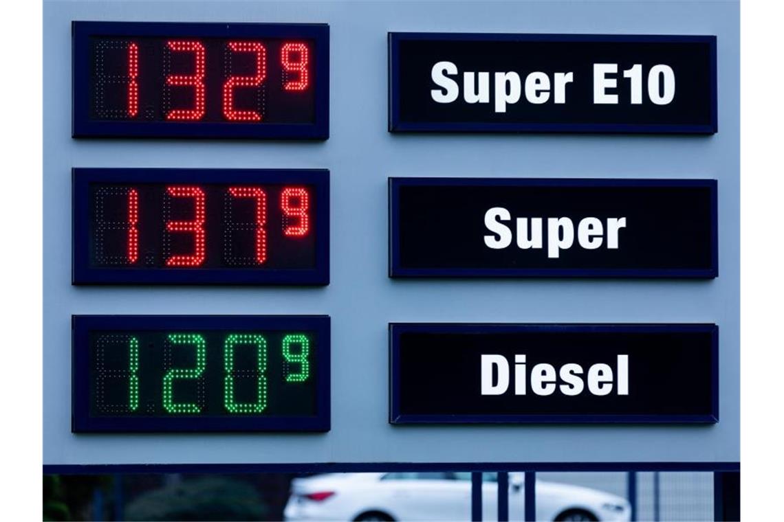 ADAC: Benzin und Diesel zu Jahresbeginn etwa 6 Cent teurer