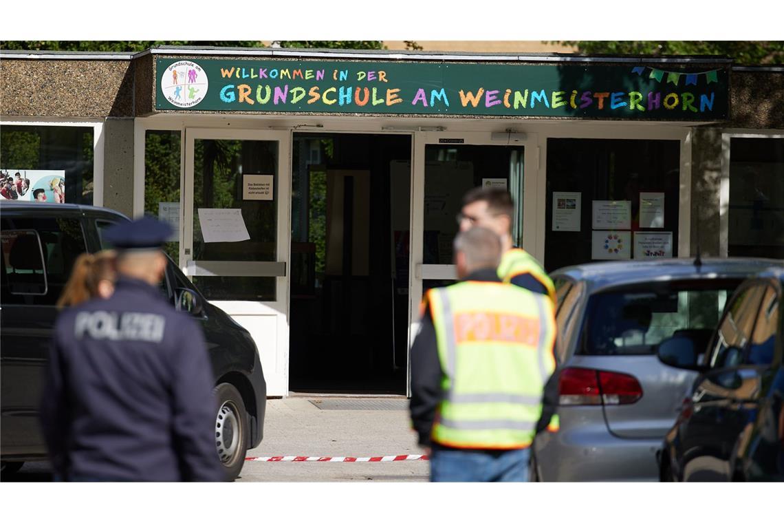 Blick auf eine Schule im Berliner Bezirk Spandau, an der es am Donnerstagvormittag einen möglichen Messerangriff auf einen Schüler gab.