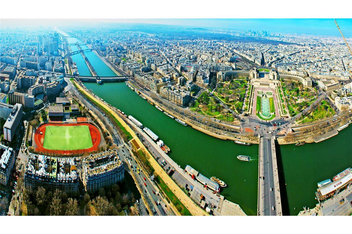 Paris will grüner werden Blick auf Paris von oben: In der Metropolesoll es mehr Grünflächen, Parks und Bäume geben, die bei Temperaturen von bis zu 45 Grad Rückzugsmöglichkeiten bieten.
