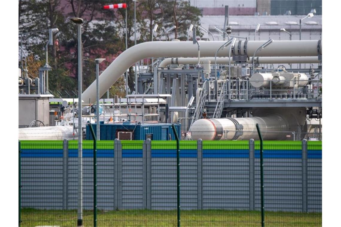 Warnungen vor steigenden Gaspreisen wegen Ukraine-Krise Blick auf Rohrsysteme und Absperrvorrichtungen in der Gasempfangsstation von Nord Stream 2. Foto: Stefan Sauer/dpa