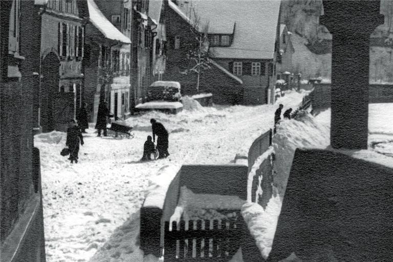Blick durch die Arkaden des ehemaligen Gasthauses Krone 1942.