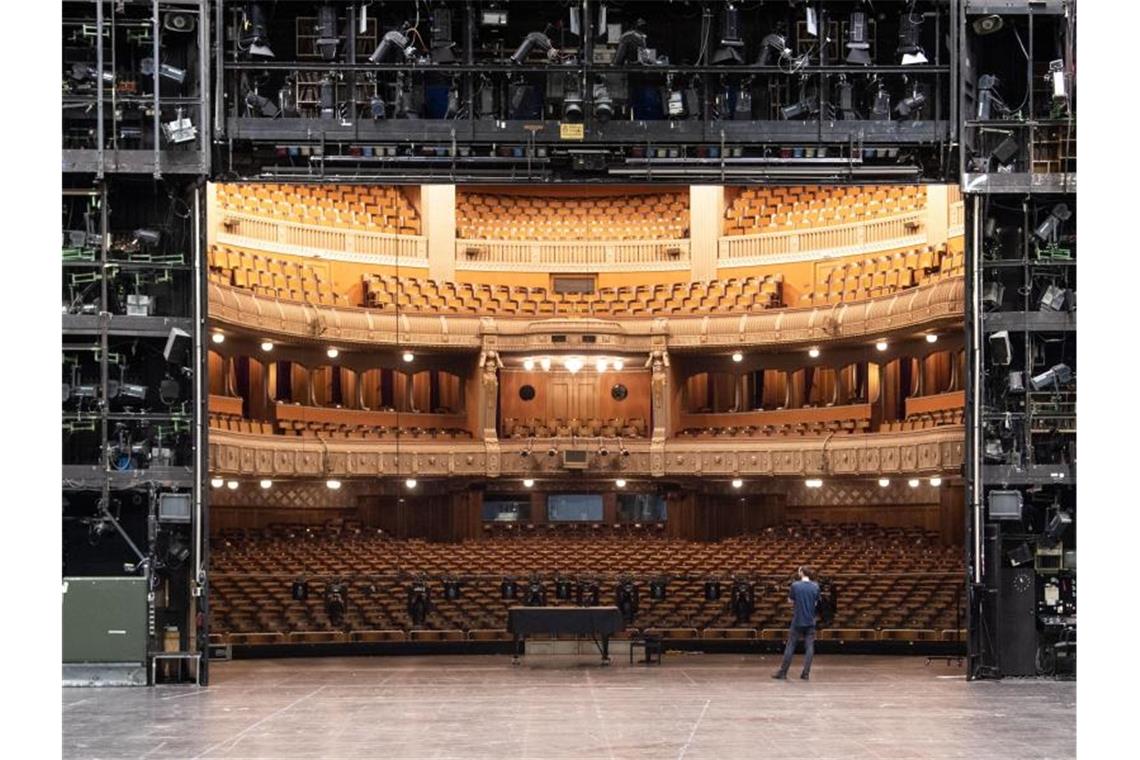Blick in das Opernhaus der Staatstheater Stuttgart. Foto: Marijan Murat/dpa