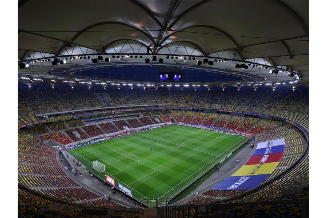 Blick in das Stadion vor dem Spiel. Foto: Stefan Constantin/dpa