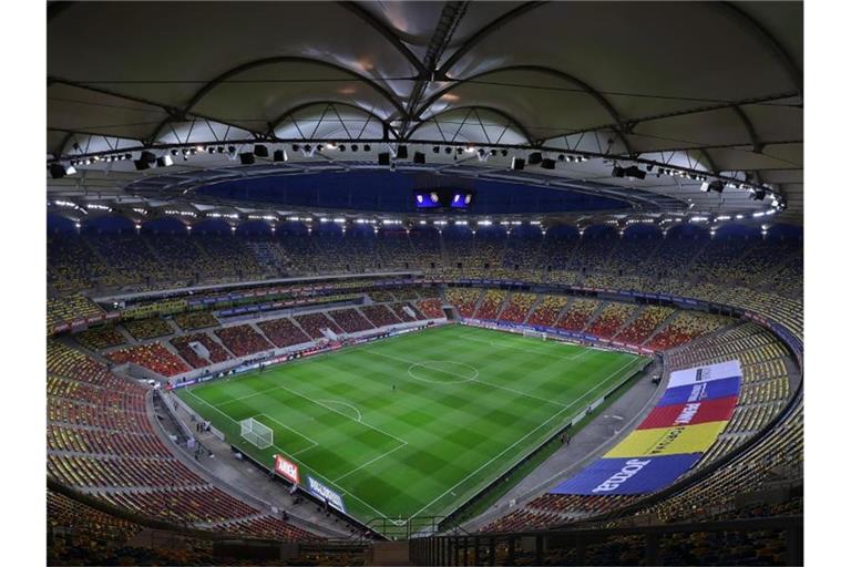 Blick in das Stadion vor dem Spiel. Foto: Stefan Constantin/dpa