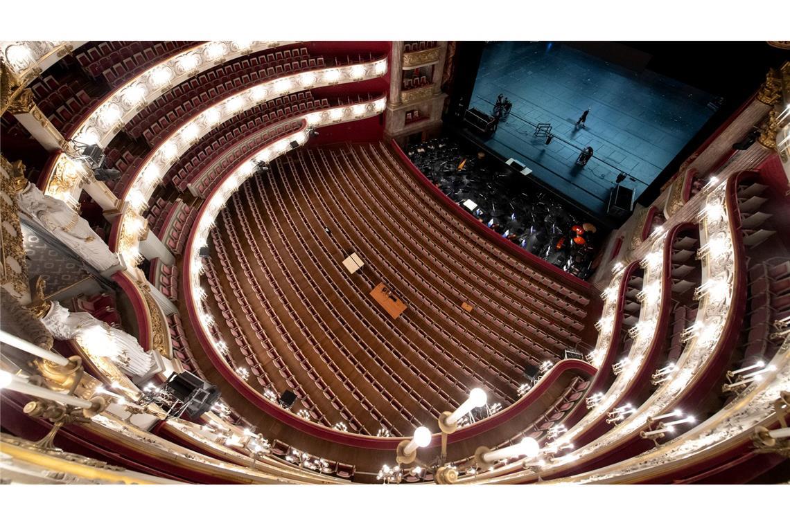 Die großen Sommerfestspiele im Überblick Blick in den Innenraum der Bayerischen Staatsoper in München. (Archivbild)