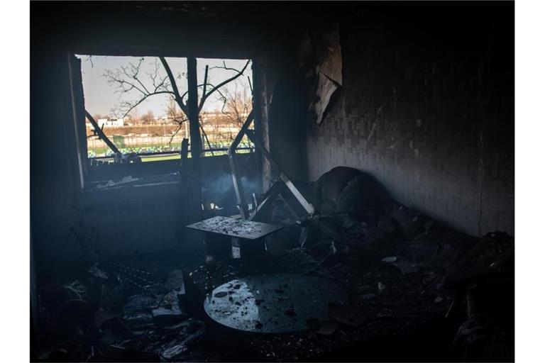 Blick in den Innenraum einer Wohnung in Kiew, die von einem russischen Luftangriff getroffen wurde. Foto: Seth Sidney Berry/ZUMA Press Wire Service/dpa