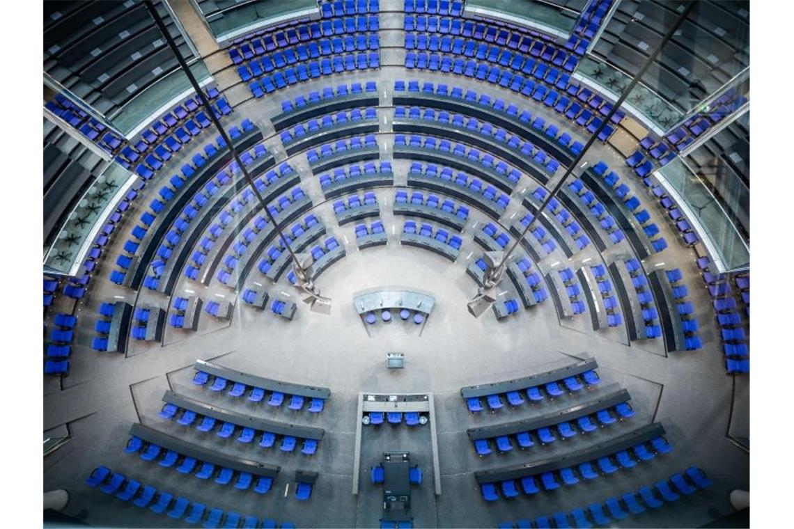 Neuer Bundestag tritt zusammen - Streit zeichnet sich ab