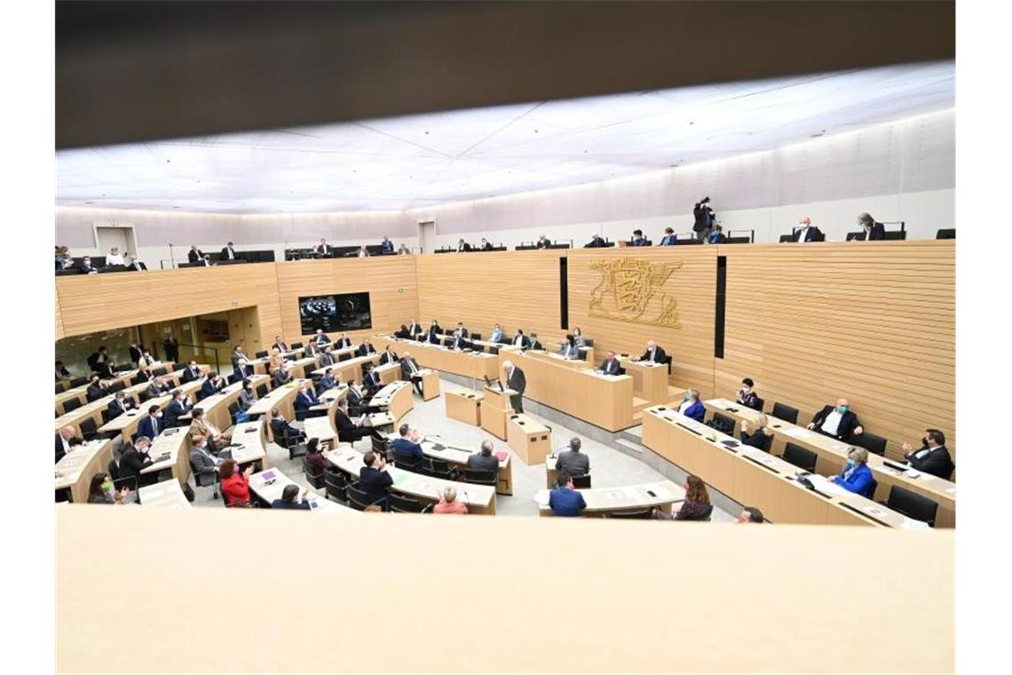 Blick in den Plenarsaal des Landtags von Baden-Württemberg. Foto: Bernd Weißbrod/dpa
