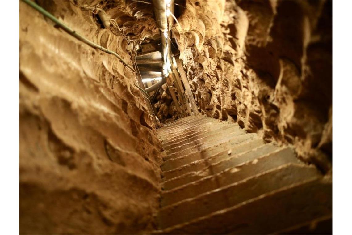 Tödliche Gefahr: Hisbollah-Tunnel reicht weit nach Israel Blick in einen von der libanesischen Hisbollah gegrabenen Tunnel, der von den israelischen Streitkräften im Norden von Israel nahe der libanesischen Grenze entdeckt wurde. Foto: Ilia Yefimovich