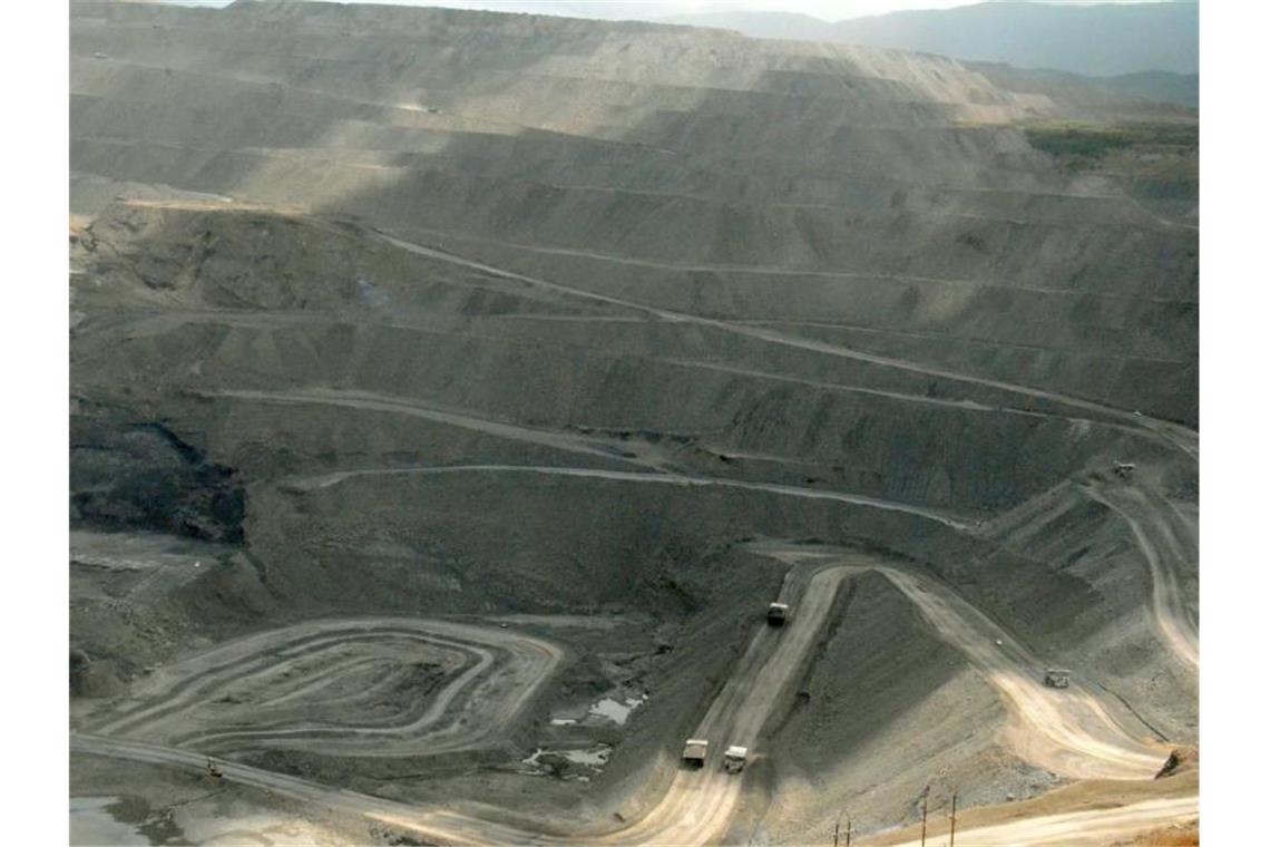 Blick über den riesigen Tagebau Cerrejon in Kolumbien. Der größte Steinkohletagebau Lateinamerikas erstreckt sich im Department La Guajira auf rund 690 Quadratkilometern. Foto: picture alliance / Georg Ismar/dpa
