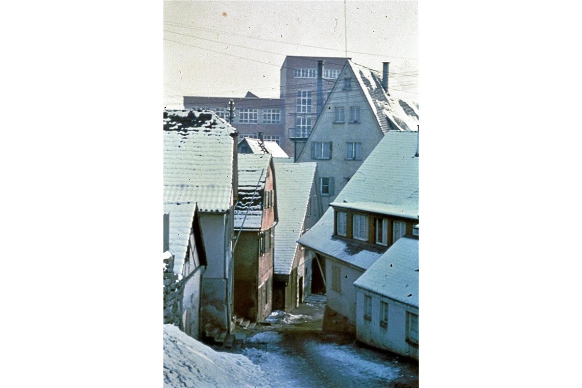 Ausstellung: Backnang in den frühen 1940er-Jahren Blick vom Koppenberg Richtung Backnanger Innenstadt. Im Hintergrund ist der Schweizer-bau zu sehen.