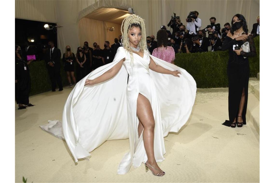 Stars feiern US-Mode bei Met-Gala in New York Blickdicht: Kim Kardashian kommt zur Met-Gala. Foto: Evan Agostini/Invision via AP/dpa