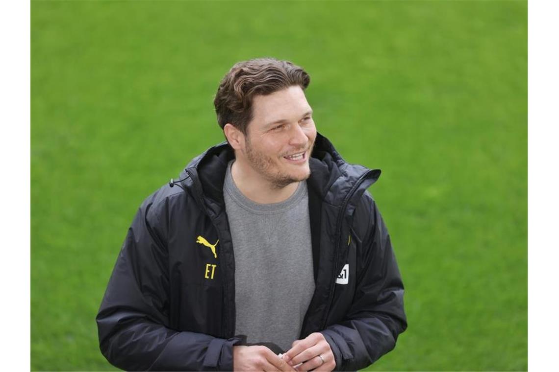 Weniger Ehrfurcht: BVB hofft auf Coup gegen Manchester City Blickt dem Rückspiel gegen Manchester City zuversichtlich entgegen: BVB-Coach Edin Terzic. Foto: Lars Baron/Pool Getty/dpa