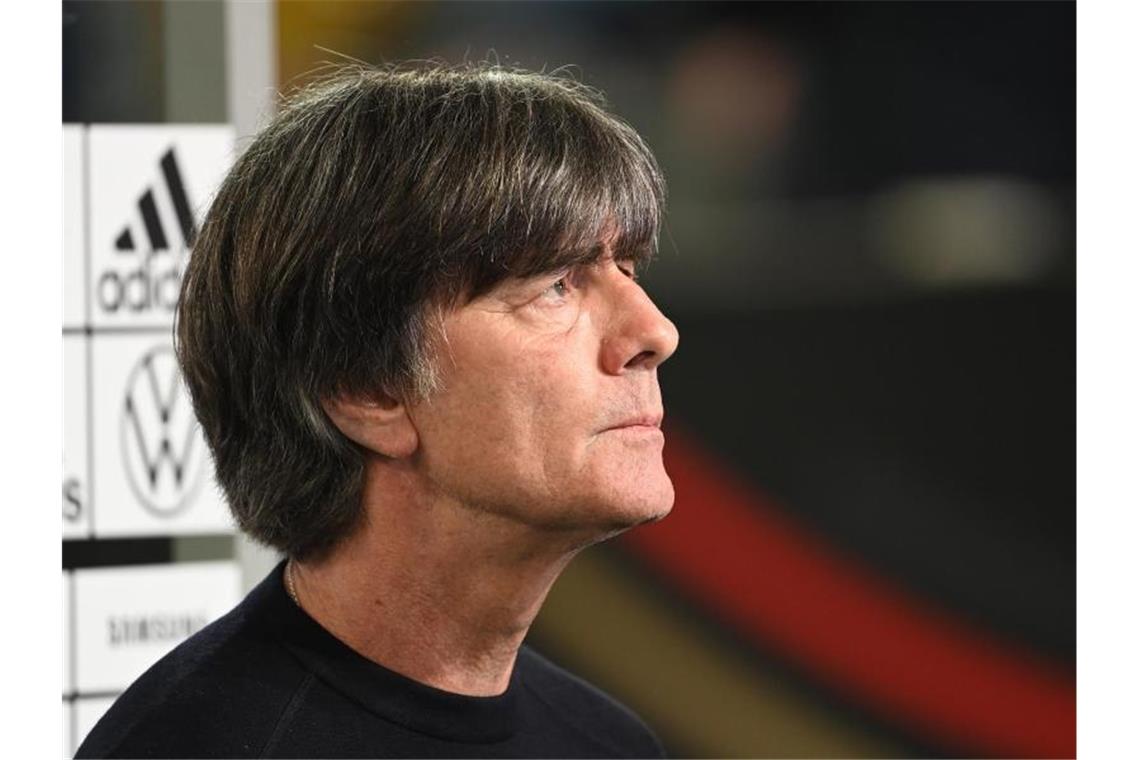 Blickt der EM optimistisch entgegen: Bundestrainer Joachim Löw. Foto: Federico Gambarini/dpa