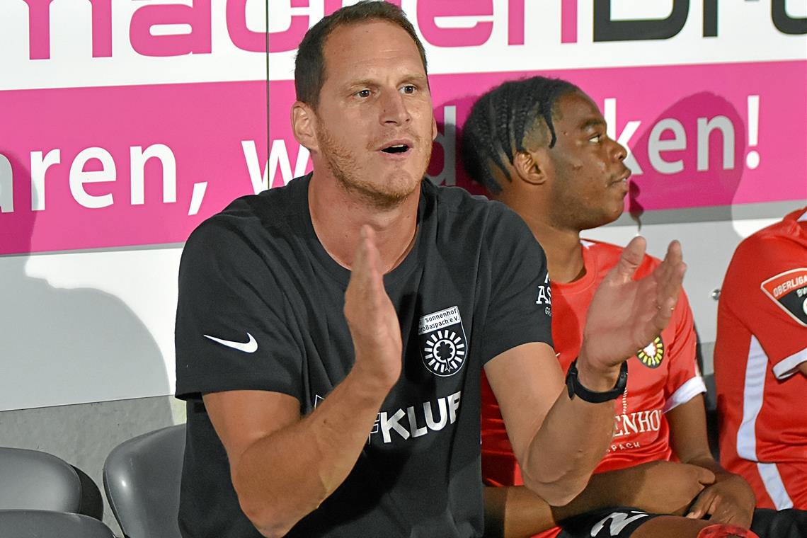 TSG Backnang - SG Sonnenhof: Es geht nicht nur um die Punkte Blickt gespannt aufs erste Punktduell seit fast Jahrzehnten: Benedikt Röcker. Foto: Tobias Sellmaier